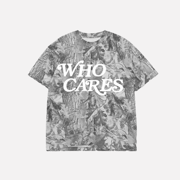 *PRE-ORDER* WC SCRIPT TEE - GREY WOOD LAND/WHITE