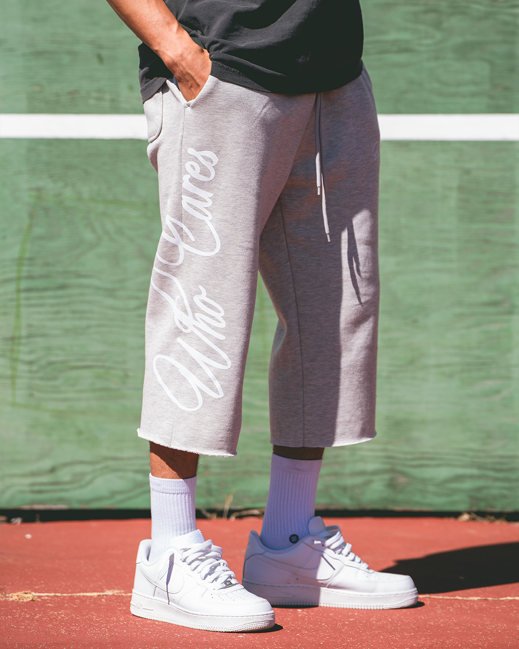 (PRE-ORDER) WC CURSIVE 3/4 SWEATS - HEATHER GREY