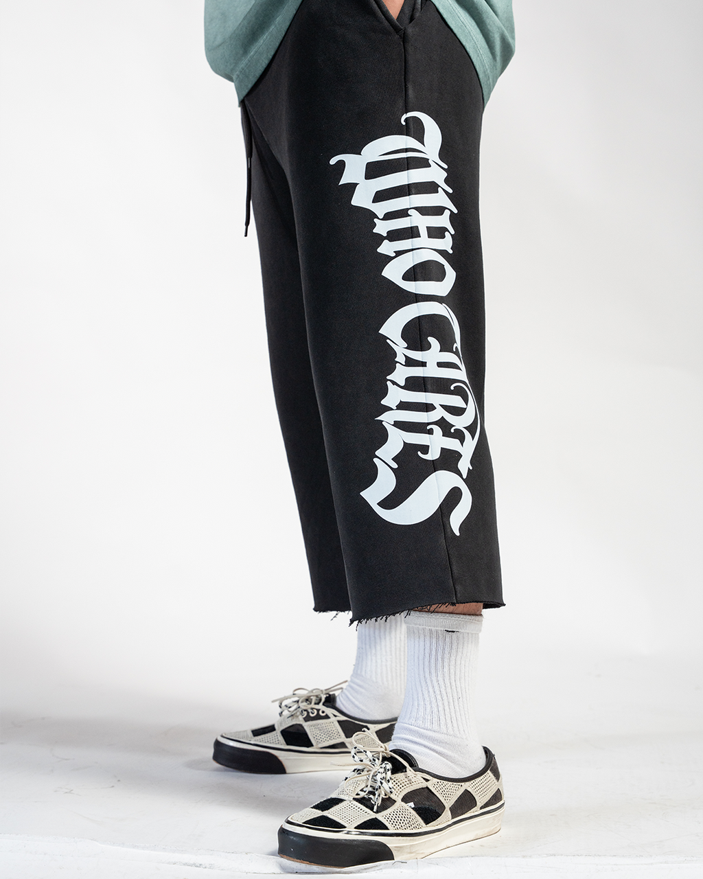 WC GOTH ARC 3/4 SWEATS - FADED BLACK